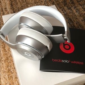 Beats Solo2 Wireless On-Ear Headphones
